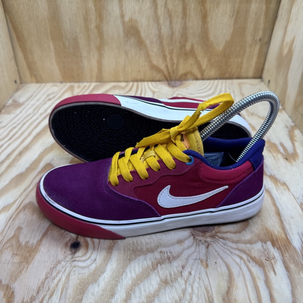 Nike SB Chron 2 Skate Shoes 4.5 Men Suede Purple Yellow Solarsoft Low Top
